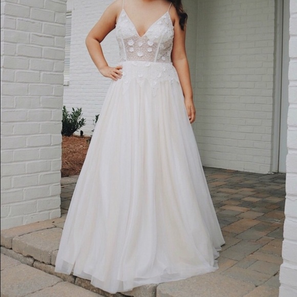 Gianni Bini Ivory Lace Prom Dress Size 3 - Picture 6 of 8